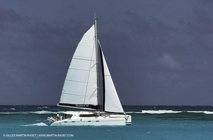 Multicoque sous voile