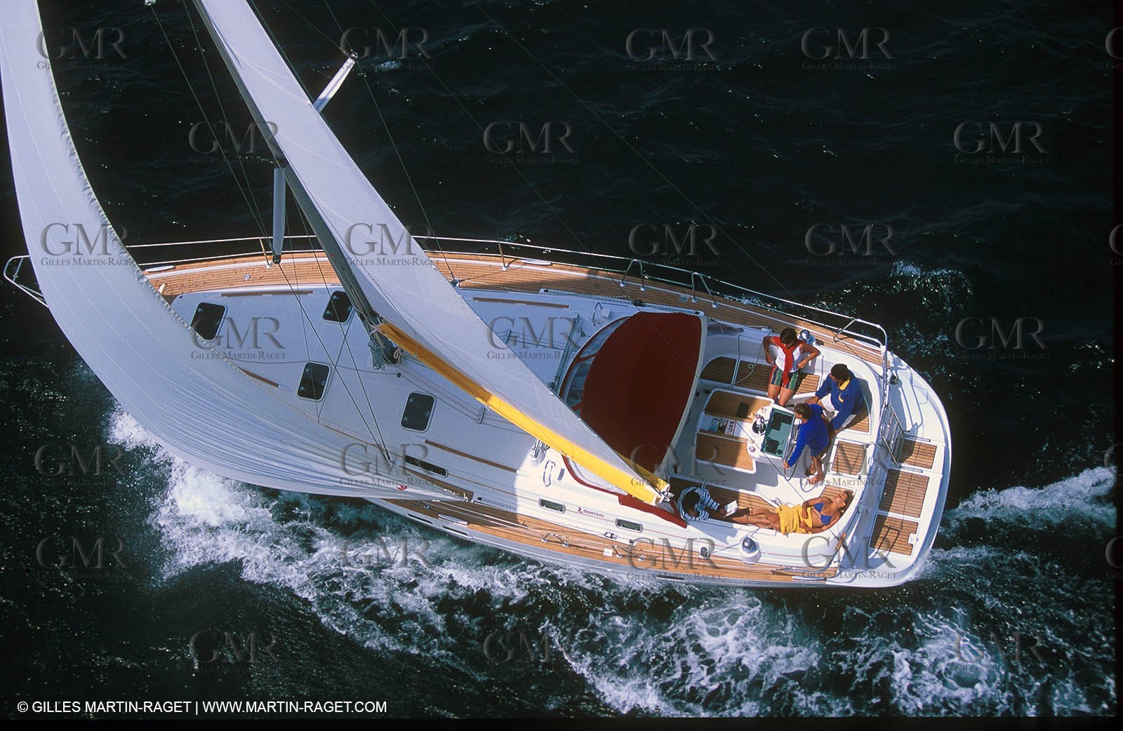 Crusing monohull sailing