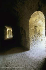 France, Provence, Villages du Luberon, détails, vieilles pierres, portes, toitures