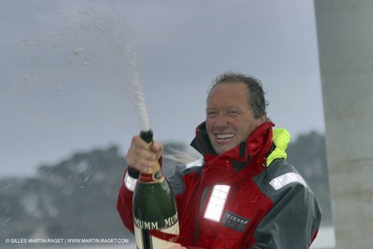Round the world solo record - Idec - Francis Joyon - Brest finish