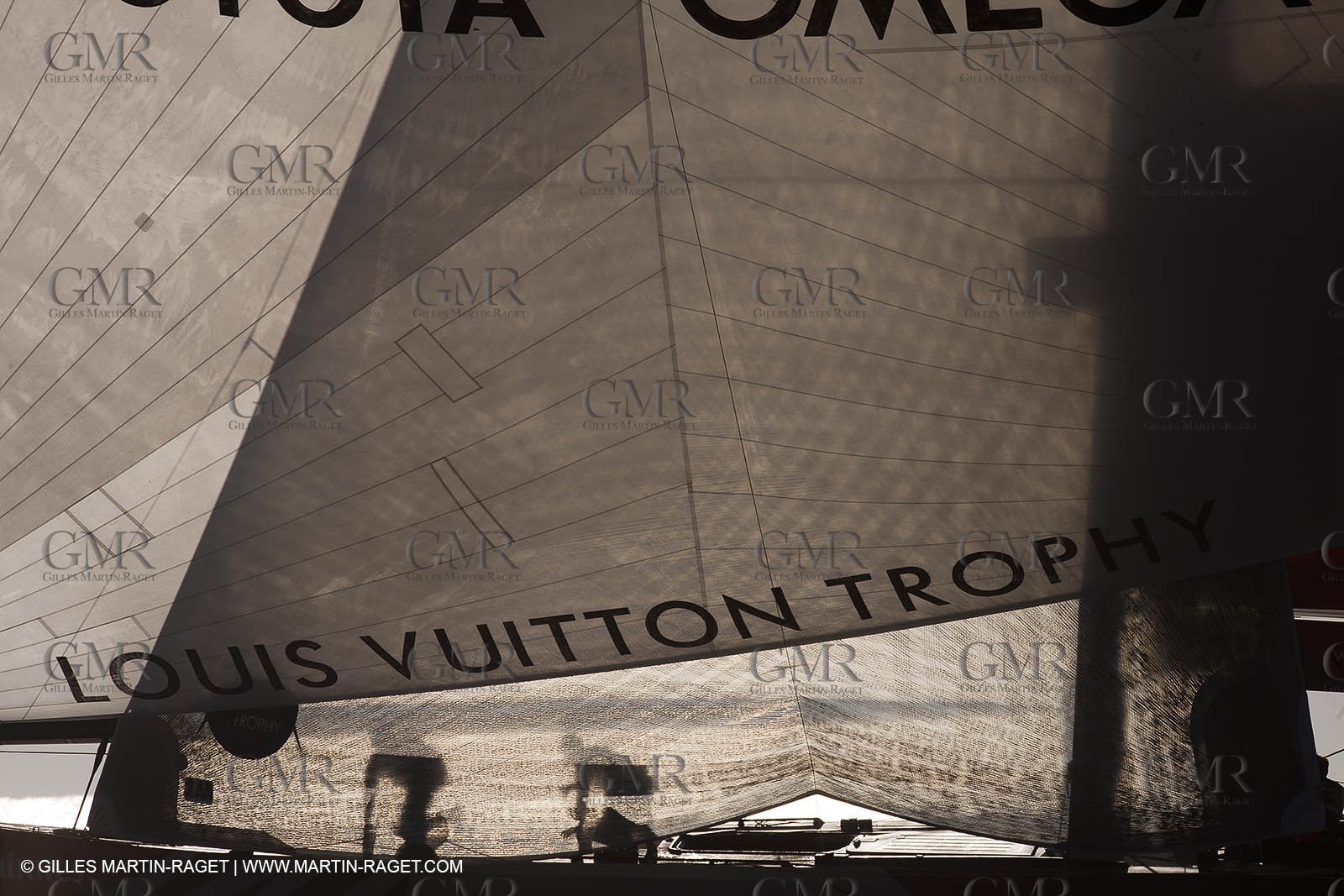 25 11 2010 - Dubai (UAE) - Dubai Louis Vuitton Trophy -  BMW ORACLE Racing - Fleet races