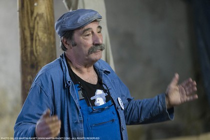 14 11 2015, Saint-Etienne du Grès (FRA,13), Tradiniotnal Hand making of olive oil at Mill de la Croix, Philippe Calot