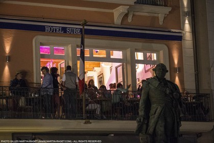 01 10 2025, Saint-Tropez (FRA,83) , Voioes de Saint-Tropez 2015, Day 4, Crew parade