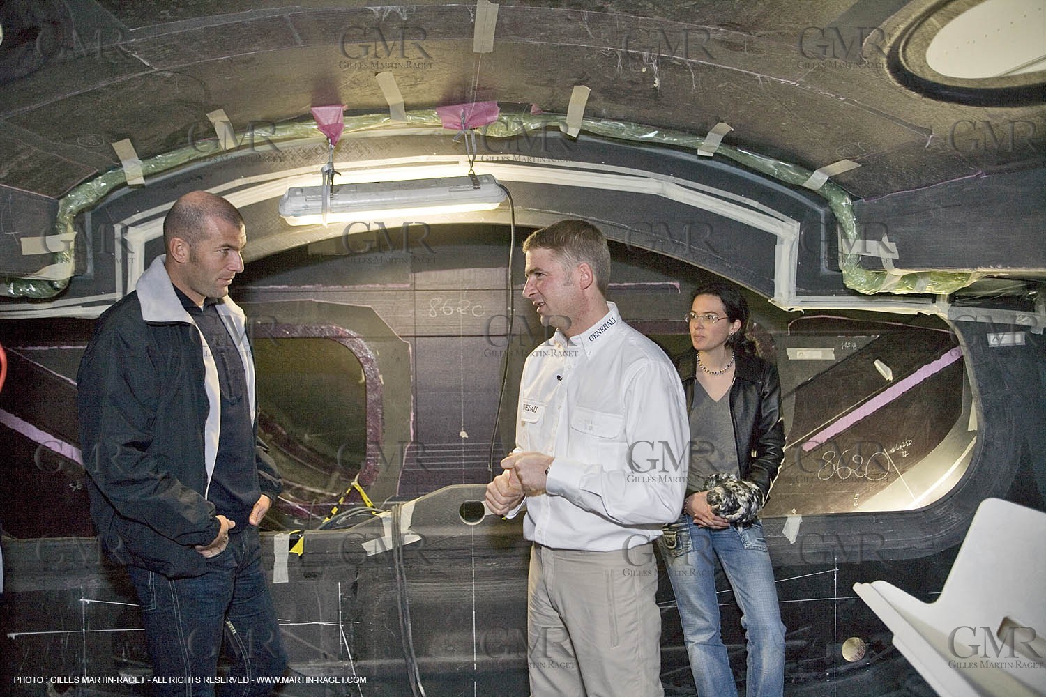 23 01 2007 - Vannes (FRA) - Soccer champion Zinedine Zidane take a visit at Multiplast boatyard where is built GENERALI, the next IMOCA monohull of french sailor Yann Eliès