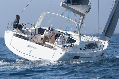 04 07 3017; Les EMbiez (FRA; 83) - Chantier Beneteau; Oceanis 41.1