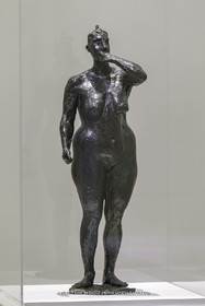 02 05 2023, Paris (FRA), oeuvre de Germaine Richier, Exposition Centre Pompidou 2023,  La Pomone, 1945, Bronze patiné foncé, Fondeur M. Pastori, Genève, 78 x 26 x 24 cm, Kunsthaus Zürich, Zürich, 1951