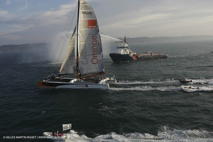 Orange II - Arrivée Trophée Jules Verne 2005 à Brest  - En mer