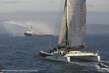 Orange II - Arrivée Trophée Jules Verne 2005 à Brest  - En mer