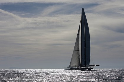 19 01 2010 - Valencia (ESP) - 33rd America's Cup - BMW ORACLE Racing - Boat preparation
