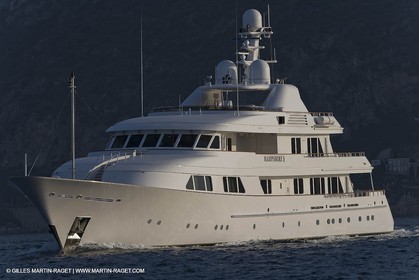 28 07 2007 - St Jean Cap Ferrat - SuperYachts - Motor Yachts - Hampshire