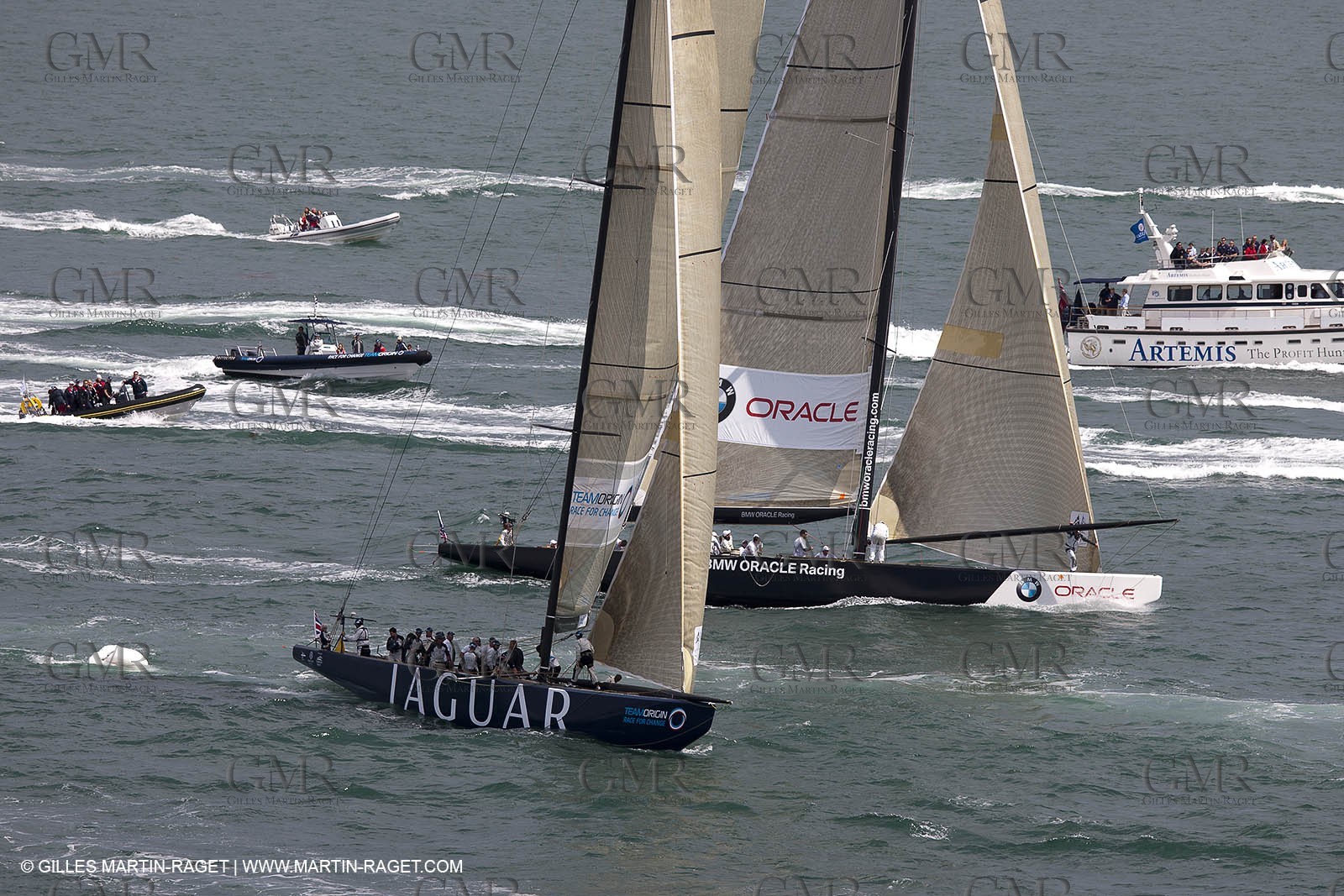 05 08 2010 - Cowes (UK, IOW) - The 1851 Cup -  BMW ORACLE Racing -  - Round The Island Race - Rounding No Man's Land fort.