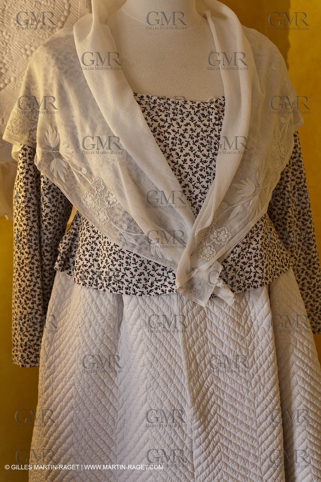 December 2009 - Boutis