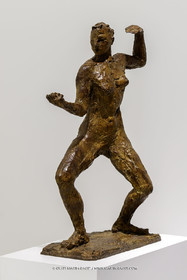 02 05 2023, Paris (FRA), oeuvre de Germaine Richier, Exposition Centre Pompidou 2023,  L'Escrimeuse (sans masque), 1943, bronze patiné foncé, Fondeur :  M. Pastori, Genève, 100 x 67 x 36 cm, Kunsthaus Zürich, Collection Dr. H.E. Mayenfisch, 1946
