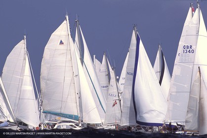 Monocoque de croisiere sous voile