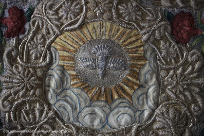 04 02 2013 - Marseille(FRA,13), Notre Dame de la Garde, Vêtements liturgiques
