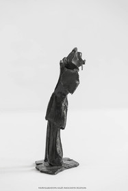 03 08 2020, St Rémy de Provence (FRA,13), Oeuvre de Germaine Richier, Guerrier n° 8 1956, Bronze patiné foncé, Epreuve d'exposition, Fondeur : Susse, Paris, 21 x 15 x 10, 5 cm, Collection particulière