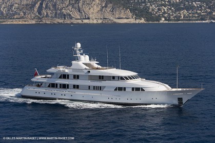 28 07 2007 - St Jean Cap Ferrat - SuperYachts - Motor Yachts - Hampshire