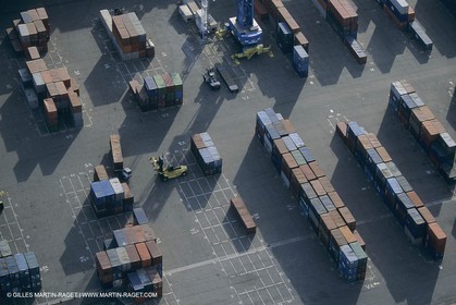 Monde maritime, opérations porturaires, ports, manoeuvres, marine world, harbour operations, maritime shipping,