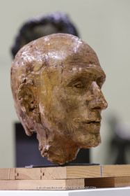 02 05 2023, Paris (FRA), oeuvre de Germaine Richier, Exposition Centre Pompidou 2023,  Le Poète [Geroges Borgeaud] 1945, Plâtre original patiné, 29 x 19 x 22 cm, Collection particulière