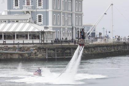 08 11 2014, Capetown (ZAF), Volvo Ocean Race 2014-15, Team Alvimedica, Nursing the boat