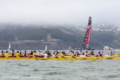 10 08 2013 - San Francisco (USA,CA) - 34th America's Cup - AC Open - Outrigger Canoe Races et Hula Danceperformance at Marina Green Village