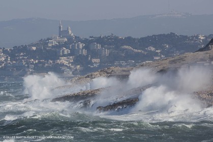 14 03 13 - Marseille (FRA) - Tempête de Mistral