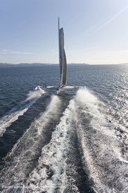 Samedi 5 septembre 2009 - Hyères (FRA, 83) - L'Hydroptère bat le record du monde de vitesse avec un run à 51,36 knts (sous réserve de ratification par le WSSRC)