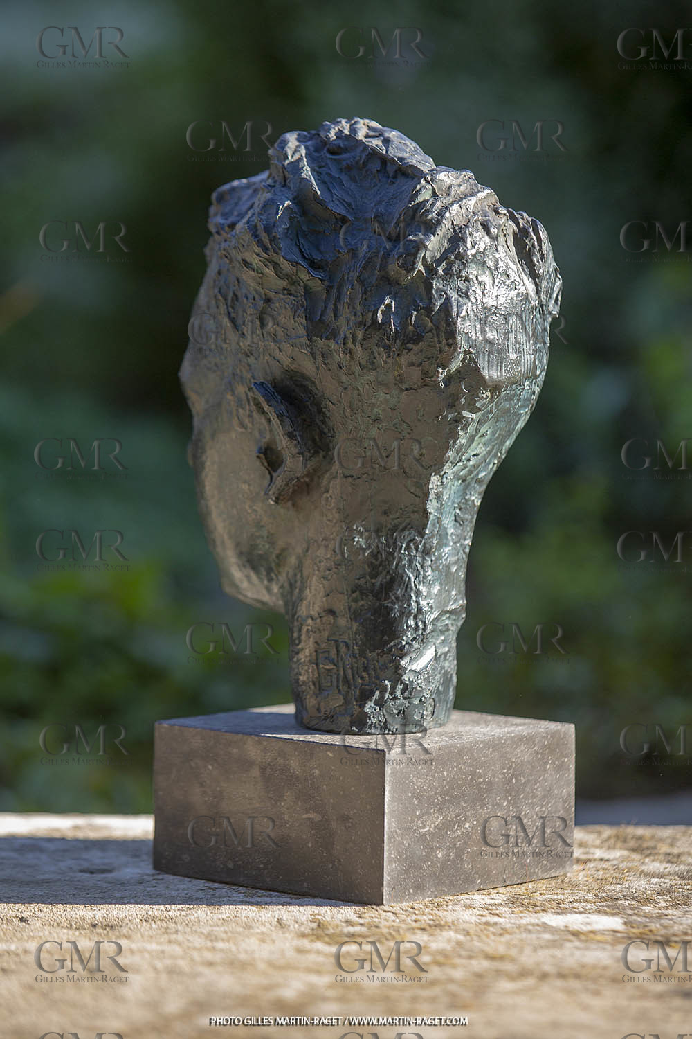 17 04 2022, St Rémy de Provence (FRA,13), Oeuvre de Germaine Richier, Buste n° 2, Rémi Coutin enfant, 1927-1928, Bronze patiné foncé, éreuve d'exposition, 31 x 20 x 21 cm, collection Famille Germaine Richier