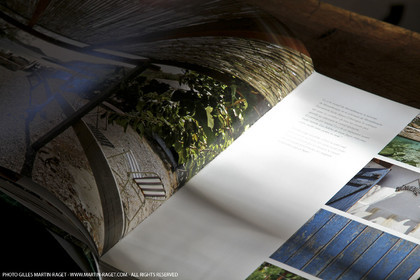 09 11 2010 - Marseille (FRA,13) - Photos du livre Calanques, si proches, si lointaines, Ed. Cres, Texte Juliette Lembot, Photos Gilles Martin-Raget