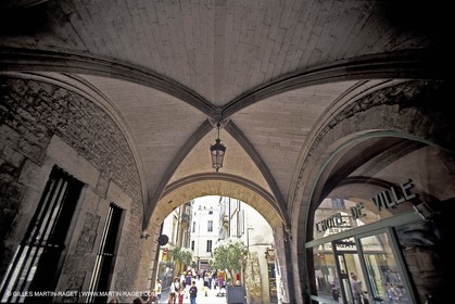 Nîmes