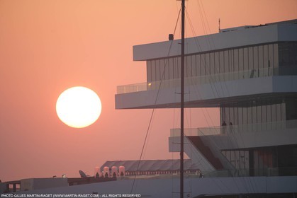 17 04 2007-Valencia (Spain)- 32nd America's Cup - Louis Vuitton Cup - RR1 - Day 2 - BMW ORACLE Racing