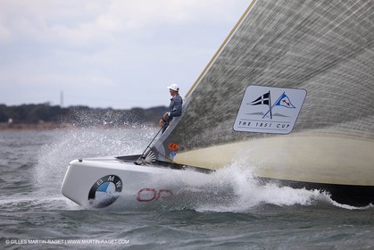 02 08 2010 - Cowes (UK, IOW) - The 1851 Cup -  BMW ORACLE Racing - Training Day.
