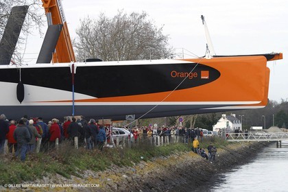Vannes - Chantier Multiplast - 1ère Mise à l'eau Orange II