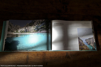 09 11 2010 - Marseille (FRA,13) - Photos du livre Calanques, si proches, si lointaines, Ed. Cres, Texte Juliette Lembot, Photos Gilles Martin-Raget