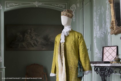 31 10 2013 - Ansouis (FRA,84) - Ansouis castle - Costumes of the exhibit Men costumes