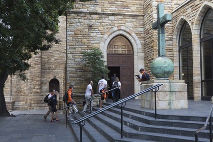 13 11 2014, Capetown (ZAF), Volvo Ocean Race 2014-15, Team Alvimedica attends the service of Archbishop Emeritus, Nobel Peace Prize winner Desmond Tutu at Saint George's Cathedral in Cape Town.