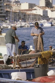 Pêche, barques, pointus, pêcheurs