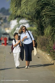 Voile, croisière, personnages, enfants
