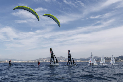 15 04 2024, Marseille (FRA), présentation des sélectionnés olympiques français en voile pour les Jeux Olympiques de Paris 2024.  Alex Mazella (Kite hommes - Formula Kite); Laurianne Nolot (Kite femmes - Formula Kite); Nicolas Goyard (Planche à voile hommes - iQFoil); Hélène Noesmoen (Planche à voile femmes- iQFoil); Camille Lecointre-Jeremie Mion (dériveur double mixte - 470); Louise Cervera (Dériveur femmes - ILCA 6); Jean-Baptiste Bernaz (Dériveur hommes - ILCA 7); Tim Mourniac - Lou Berthomieu (Multicoque mixte - Nacra 17); Clément Péquin - Erwan Fischer (Skiff hommes - 49er); Sarah Steyaert-Charline Picon (Skiff femmes - 49er FX).