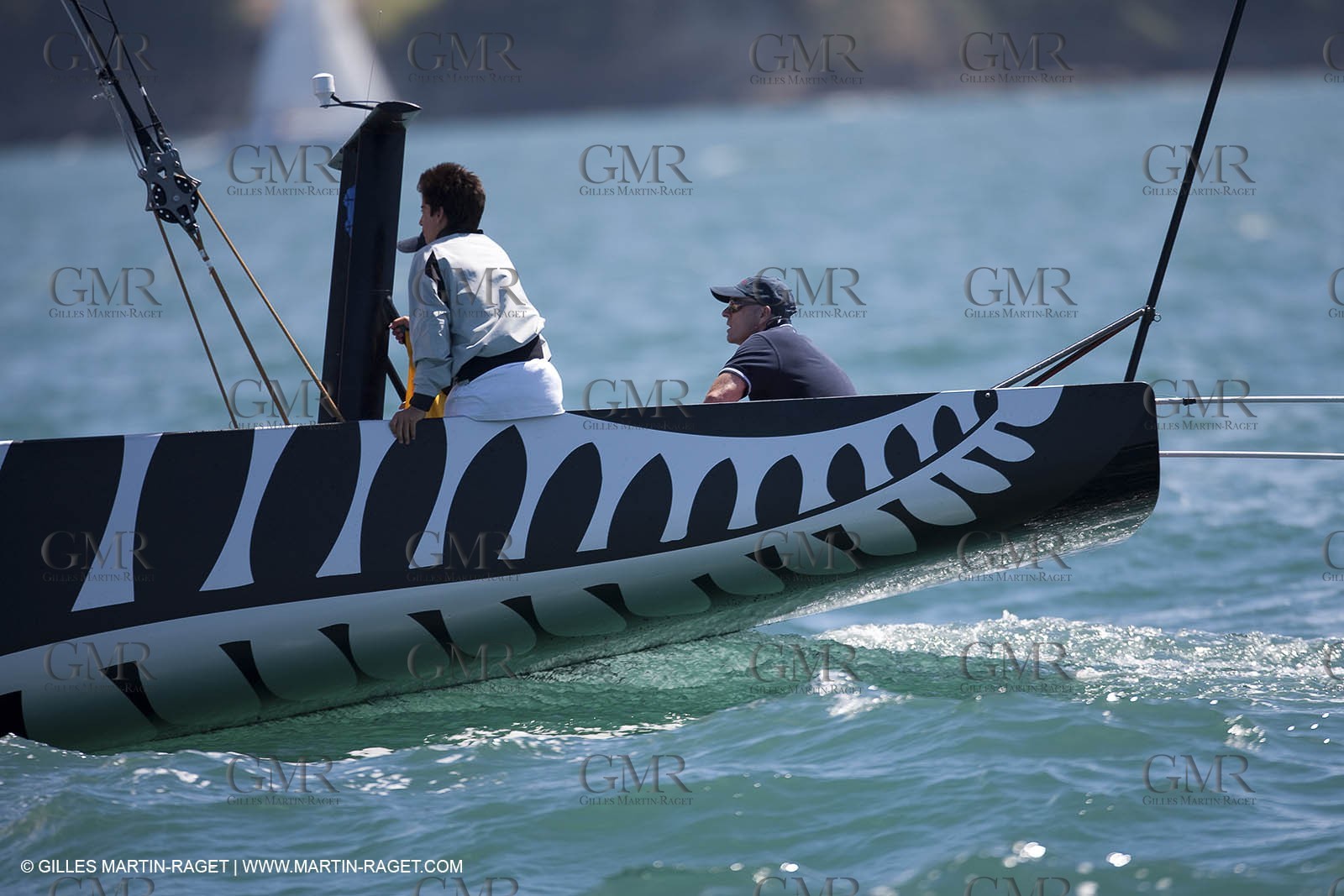23 01 2009 - Auckland (NZL) -  Louis Vuitton Pacific Series - BMW ORACLE Racing-Tuning up onboard Emirates Team New Zealand yacht