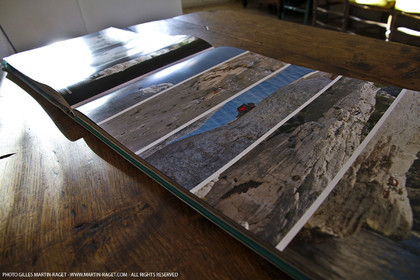 09 11 2010 - Marseille (FRA,13) - Photos du livre Calanques, si proches, si lointaines, Ed. Cres, Texte Juliette Lembot, Photos Gilles Martin-Raget