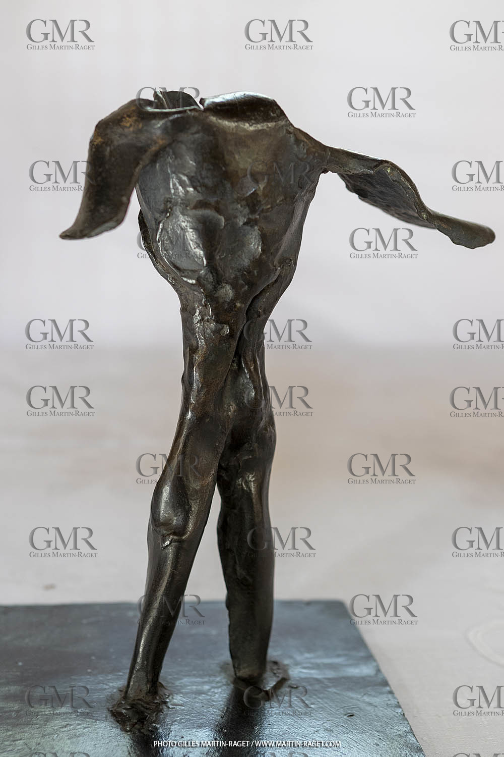 11 02 2020, St Rémy de Provence, (FRA,13), Oeuvre de Germaine Richier, Guerrier n° 11 1956, Bronze patiné foncé, épreuve d'exposition, Fondeur : L. Thinot, Paris, 26,5 x 24 x 29,5 cm, Collection Famille Germaine Richier