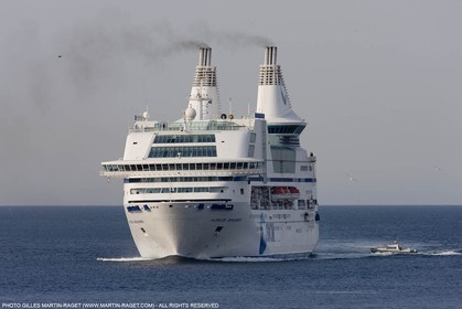 20 06 2008 - Marseille (FRA, 13) - Cruising among the local islands and creeks