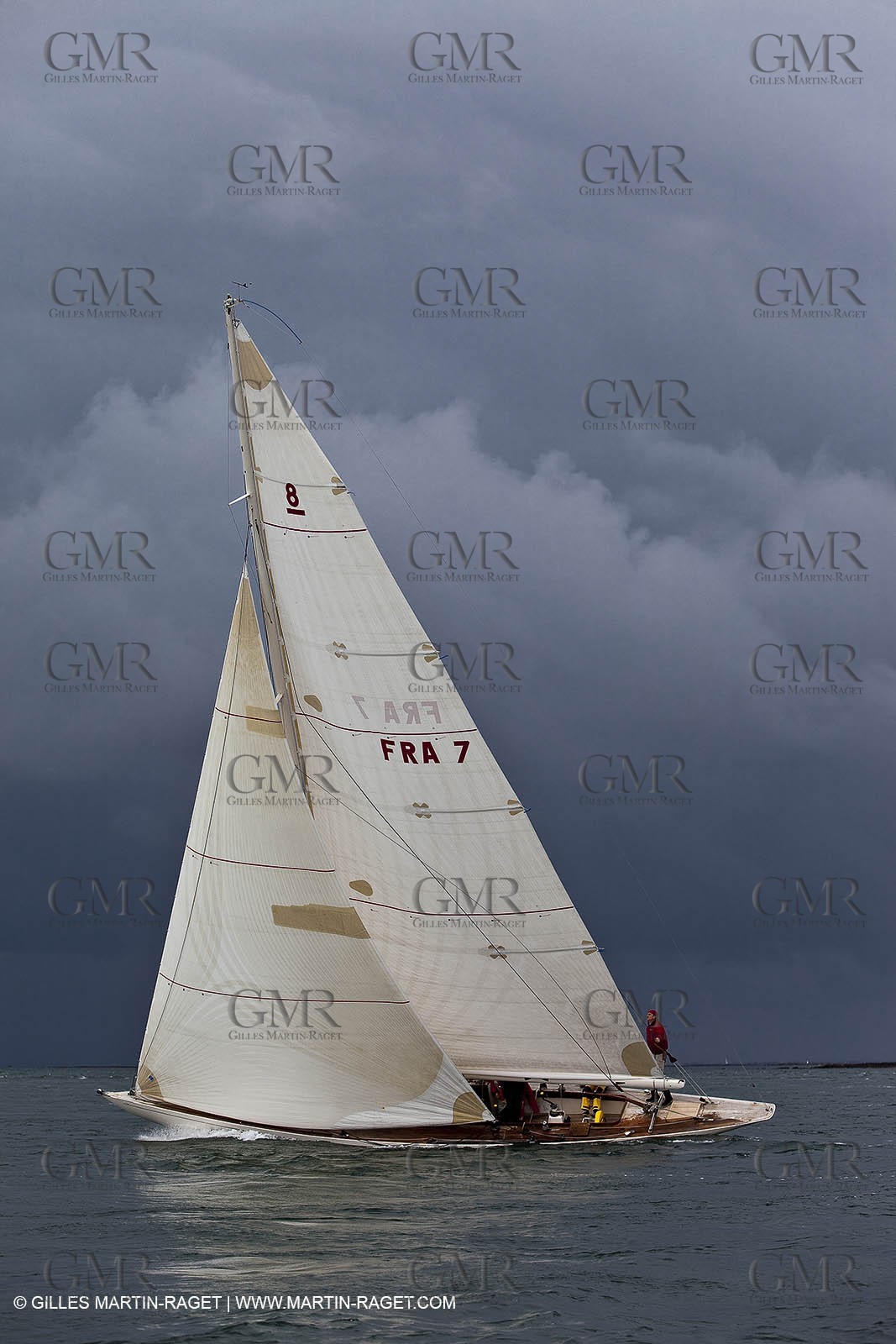 01-05-10 - Le Bono (FRA,56) - Regate Classique - 8m J