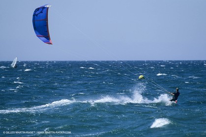 Watersports, Kite surfing