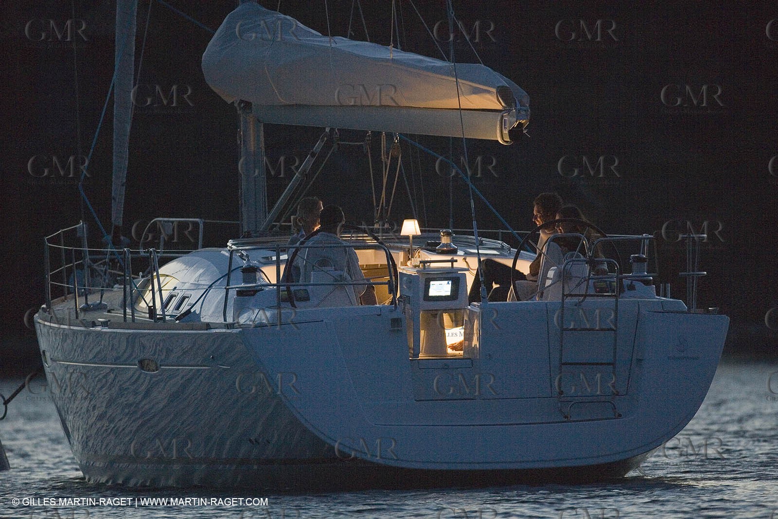 Cruising monohull mooring