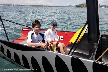 23 01 2009 - Auckland (NZL) -  Louis Vuitton Pacific Series - BMW ORACLE Racing-Tuning up onboard Emirates Team New Zealand yacht