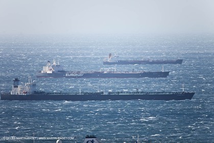 25 10 2010 - Marseille (FRA,13) - Navires au mouillage en raison d'un grève du personnel portuaire