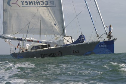 Round the world record wrong way - Adrien - Jean-Luc Van de Heede - Les Sables d'Olonne Start
