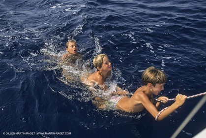 Voile, croisière, personnages, enfants